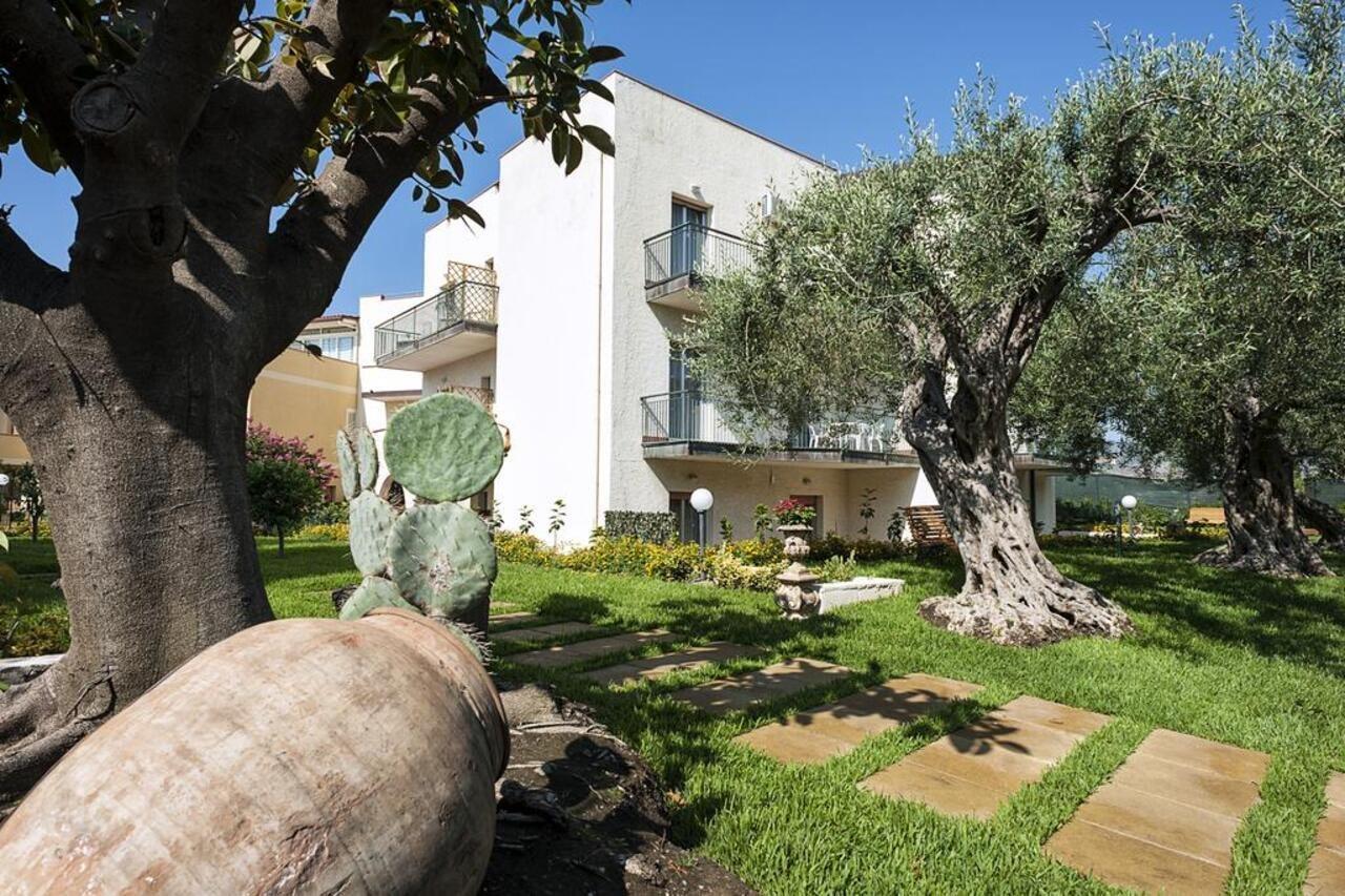 Villa Collina Giardini Naxos Exterior foto