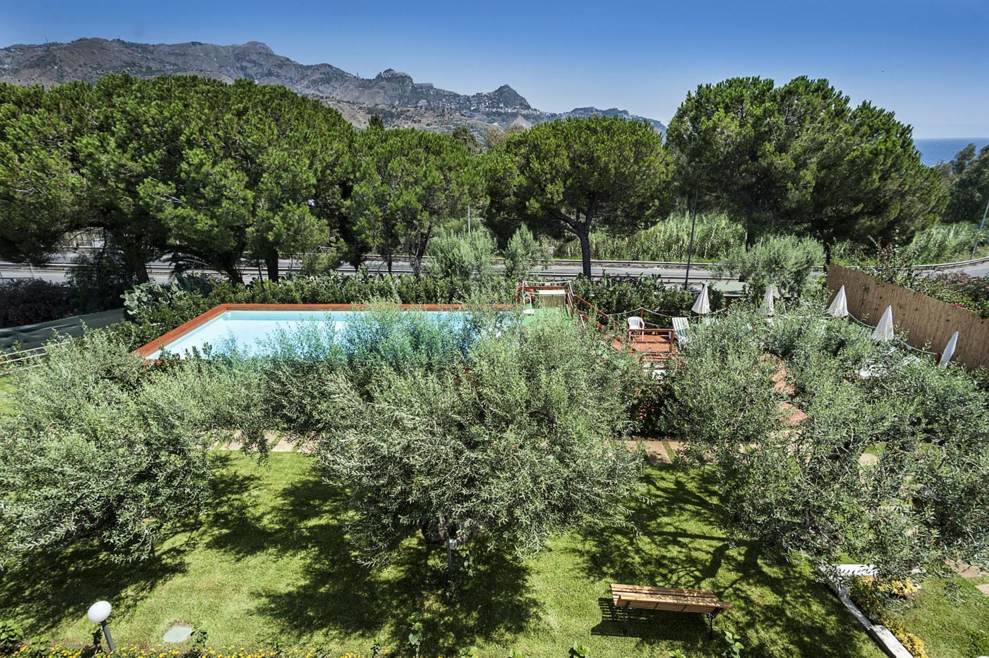 Villa Collina Giardini Naxos Exterior foto