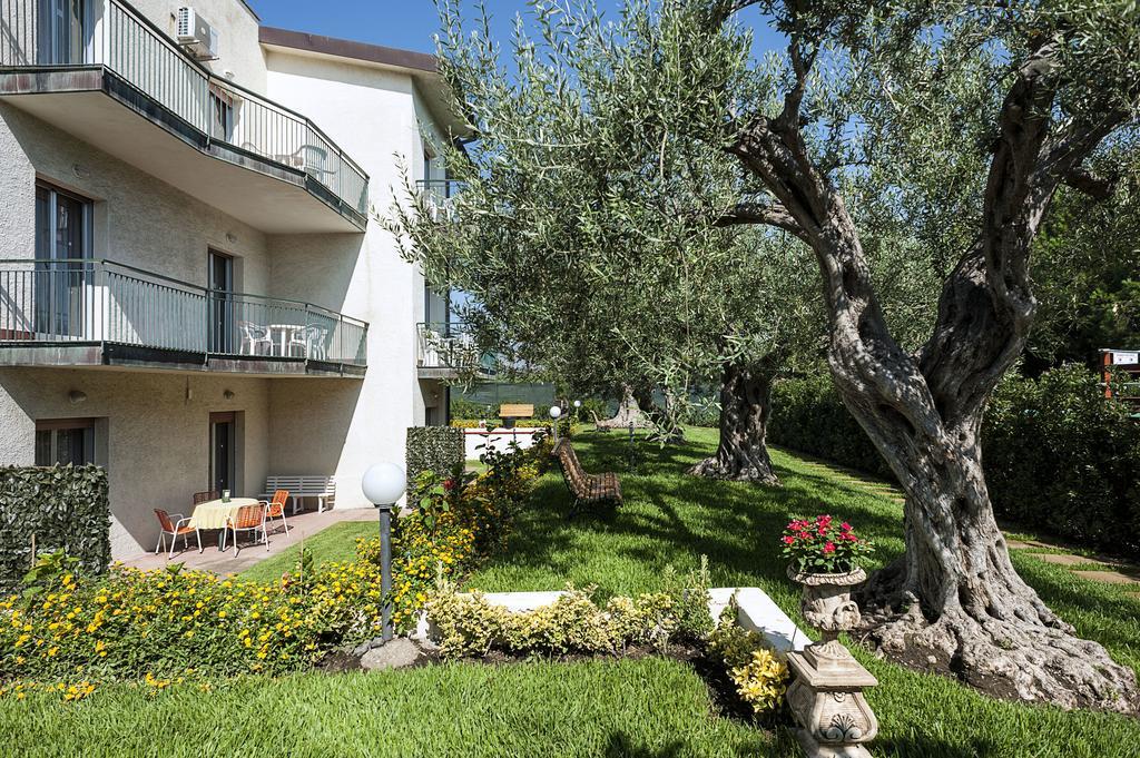 Villa Collina Giardini Naxos Exterior foto