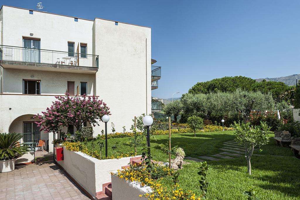 Villa Collina Giardini Naxos Exterior foto