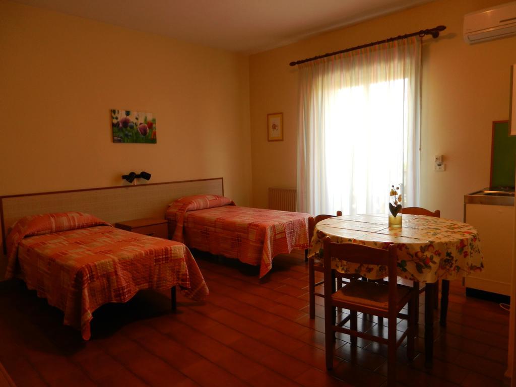 Villa Collina Giardini Naxos Quarto foto