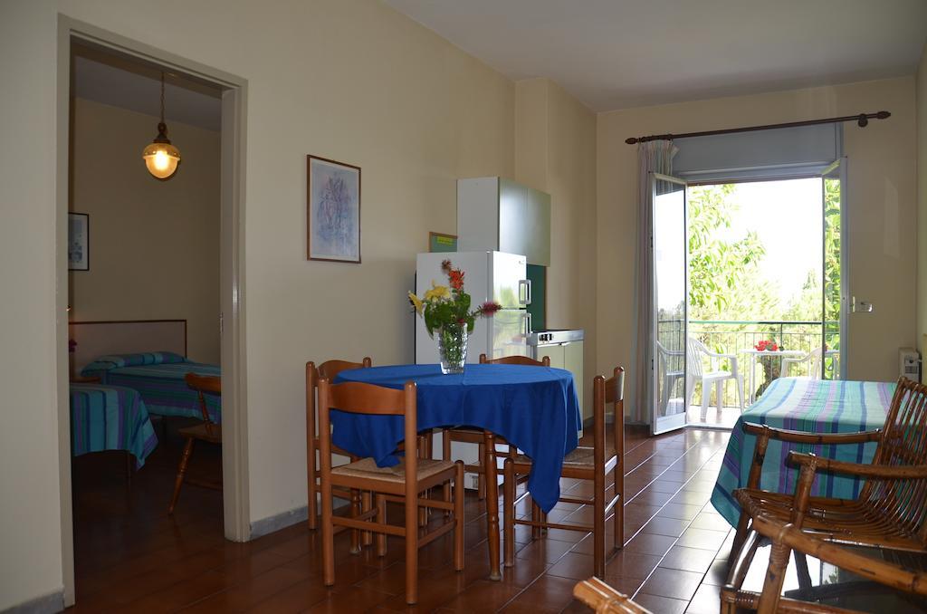 Villa Collina Giardini Naxos Quarto foto