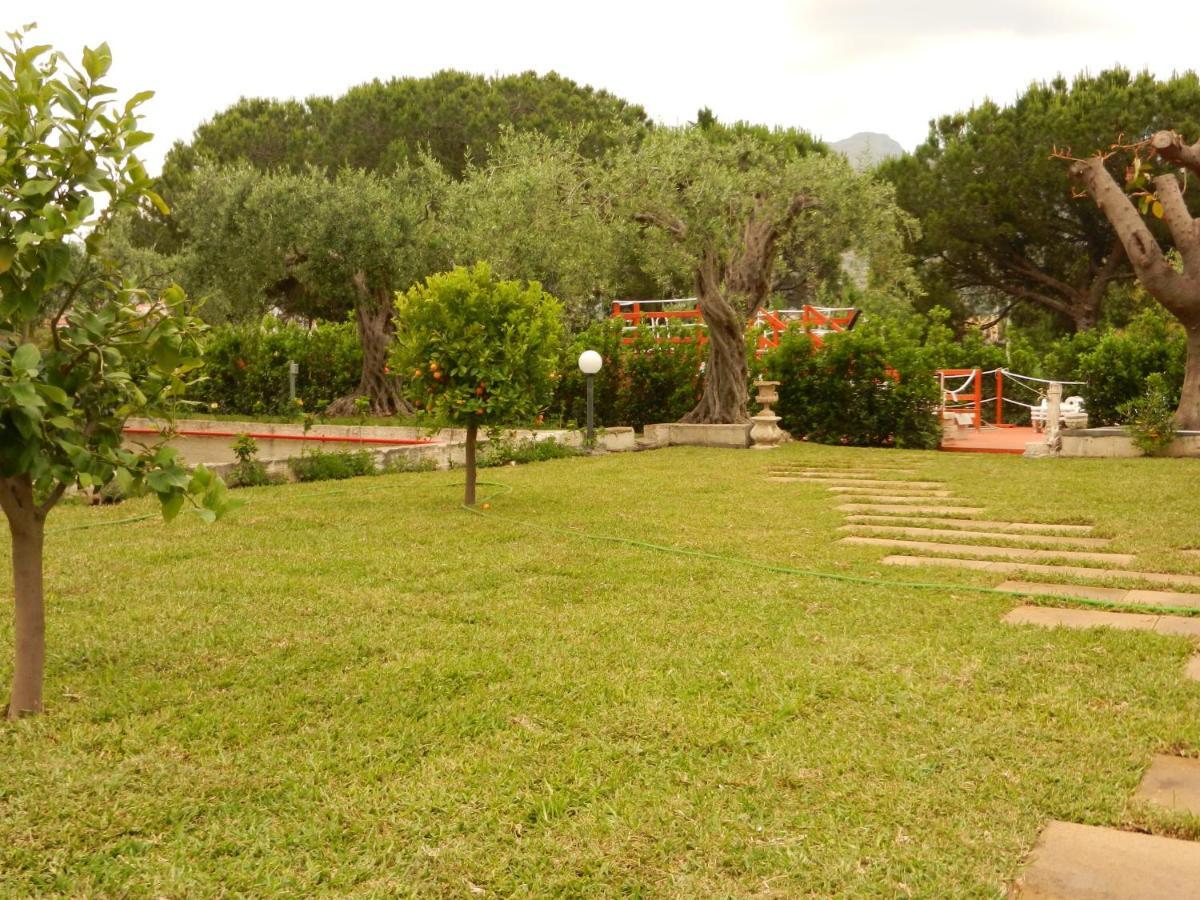 Villa Collina Giardini Naxos Exterior foto